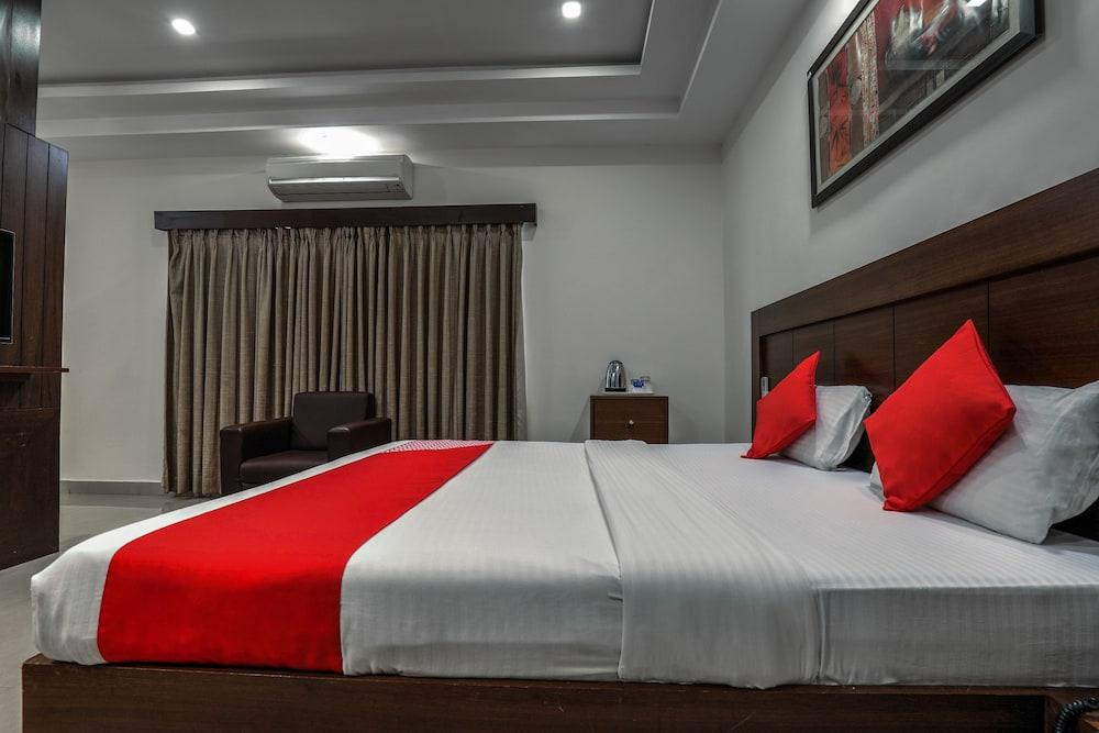 Treebo Trend Hotel Jp Plaza Nampally Хайдарабад Экстерьер фото
