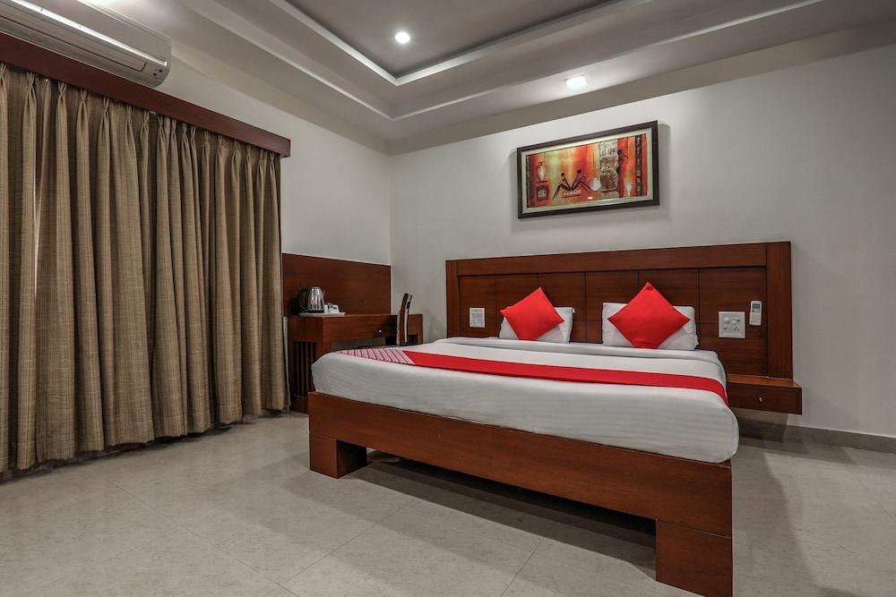 Treebo Trend Hotel Jp Plaza Nampally Хайдарабад Экстерьер фото
