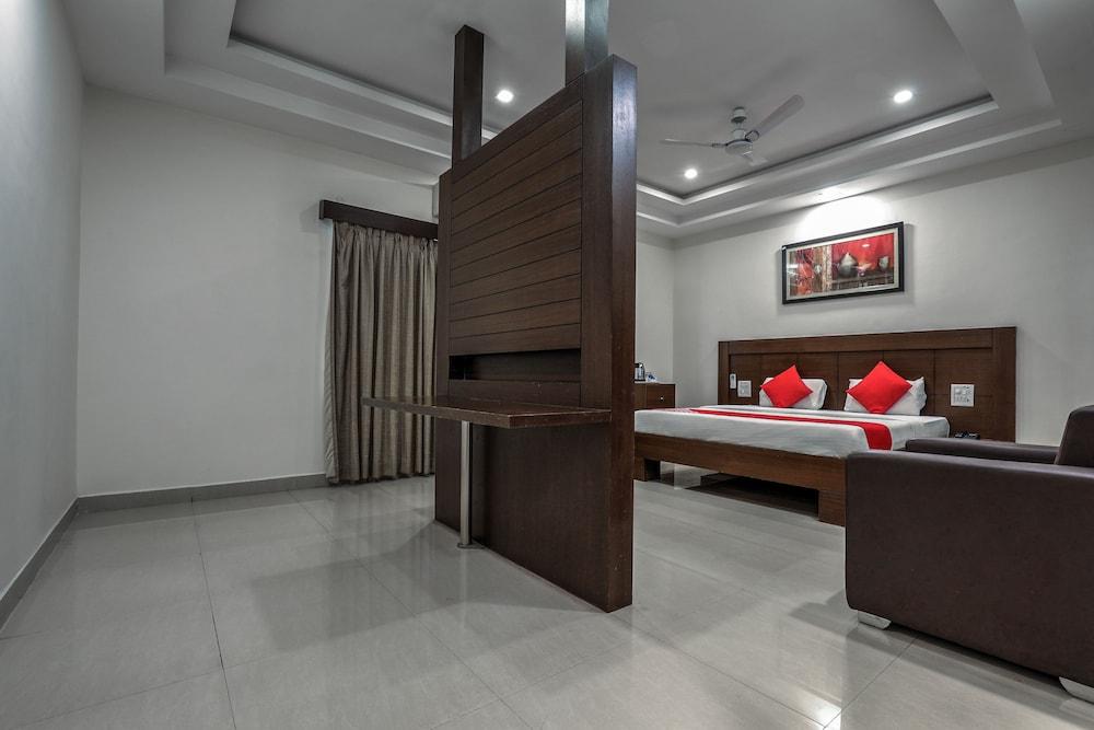 Treebo Trend Hotel Jp Plaza Nampally Хайдарабад Экстерьер фото