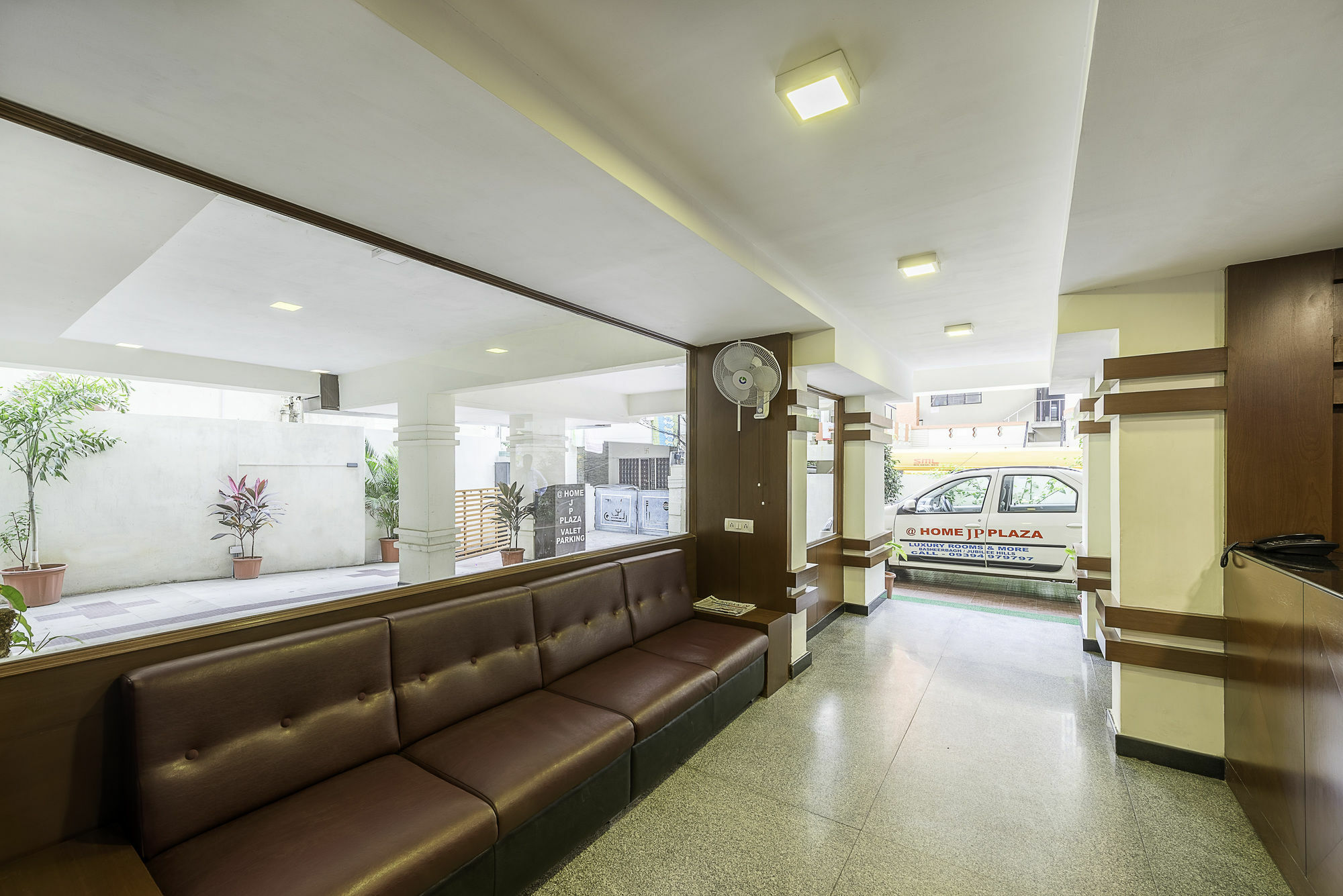 Treebo Trend Hotel Jp Plaza Nampally Хайдарабад Экстерьер фото