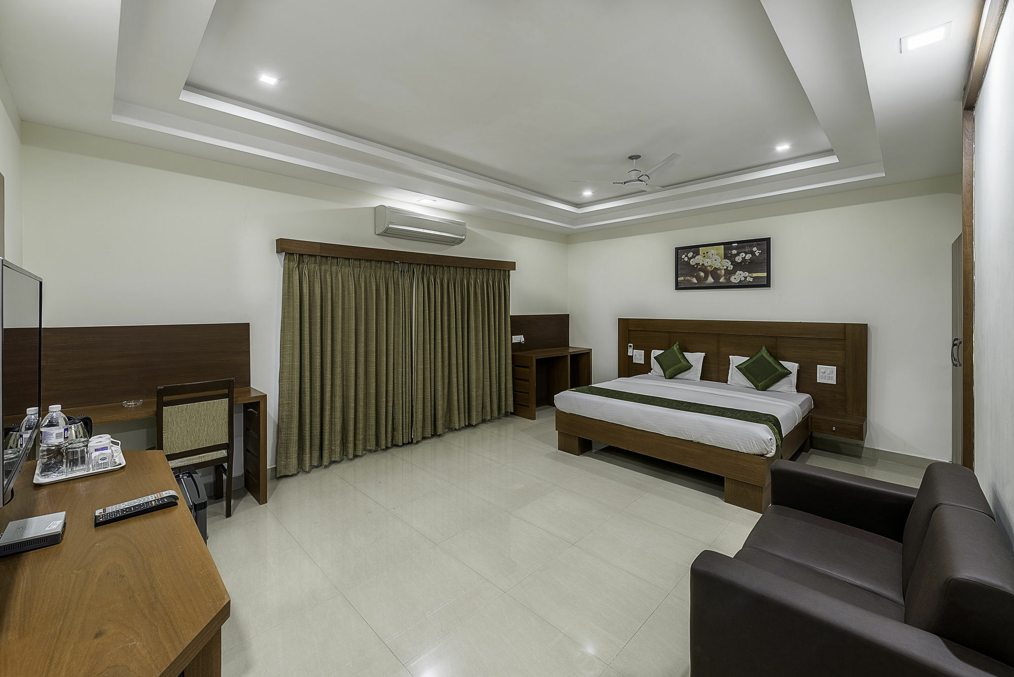 Treebo Trend Hotel Jp Plaza Nampally Хайдарабад Экстерьер фото