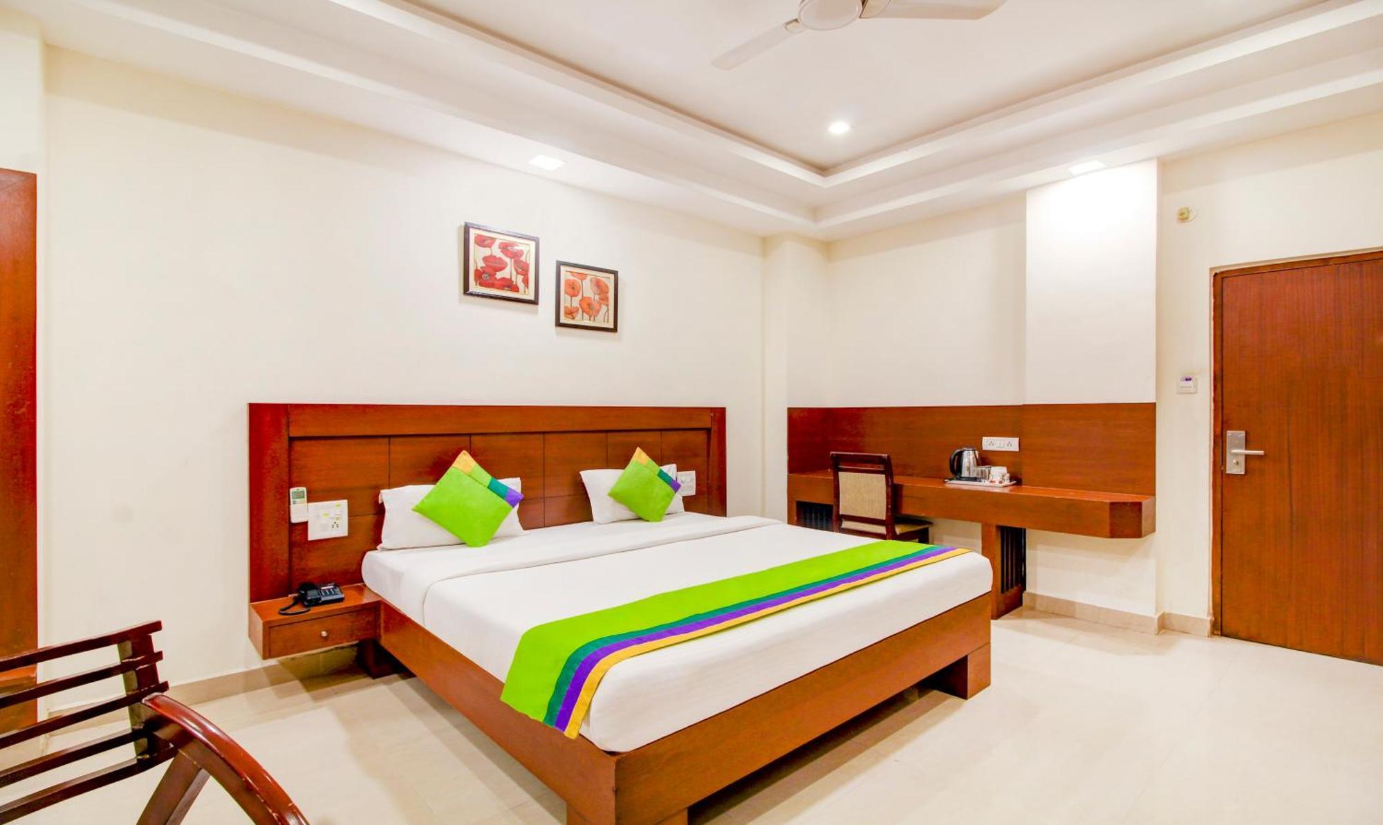 Treebo Trend Hotel Jp Plaza Nampally Хайдарабад Экстерьер фото
