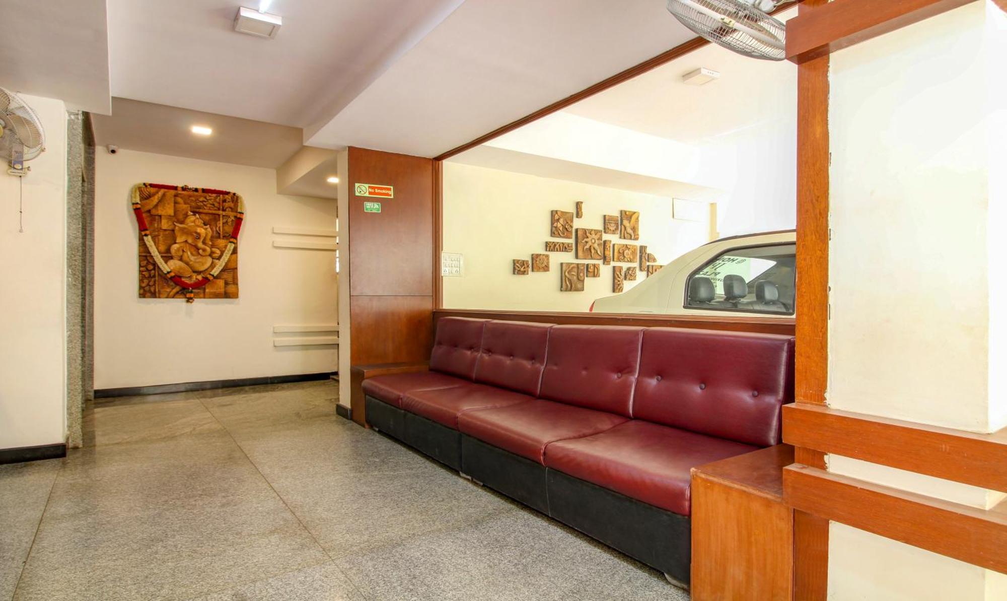 Treebo Trend Hotel Jp Plaza Nampally Хайдарабад Экстерьер фото