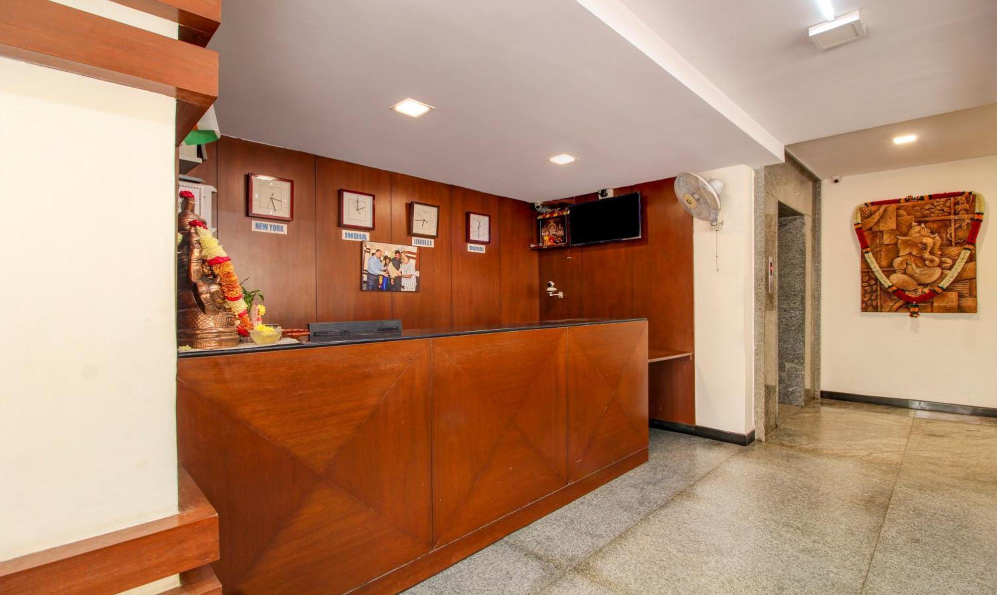 Treebo Trend Hotel Jp Plaza Nampally Хайдарабад Экстерьер фото