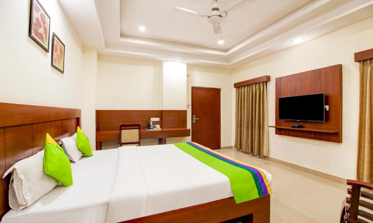 Treebo Trend Hotel Jp Plaza Nampally Хайдарабад Экстерьер фото
