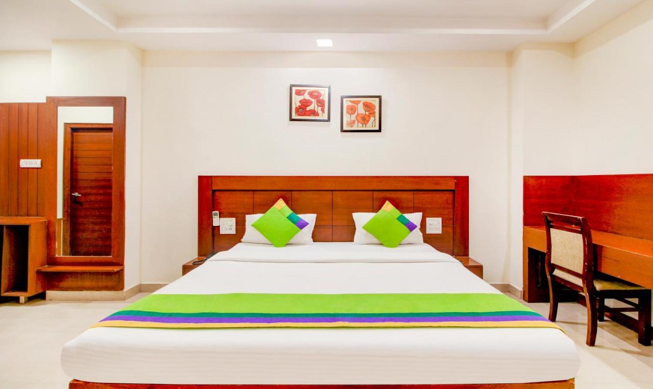 Treebo Trend Hotel Jp Plaza Nampally Хайдарабад Экстерьер фото